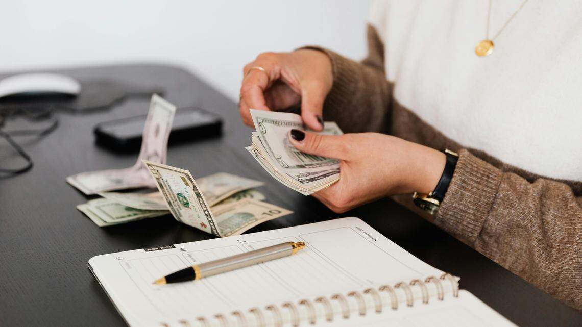 Cash Flow Planning for People With International Expenses