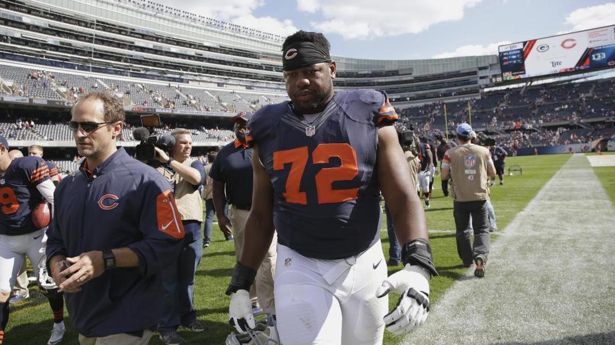 Chicago Bears tackle Charles Leno walks off the field after a game against the Green Bay Packers in 2015.