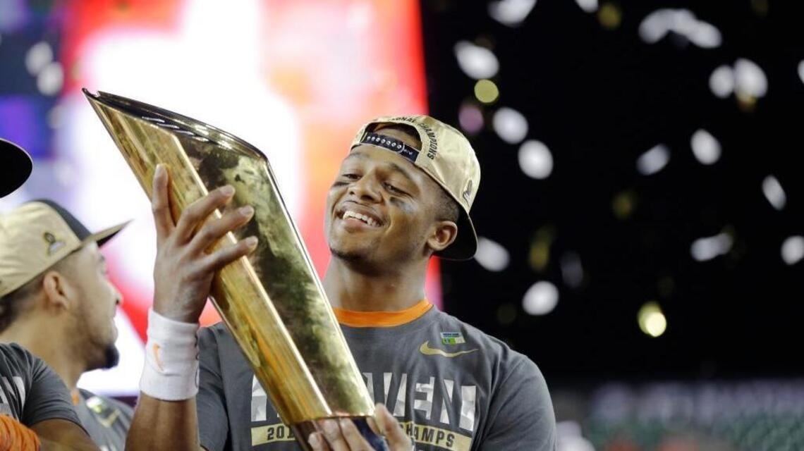 Clemson, Watson dethrone top-ranked Alabama 35-31 to win national championship