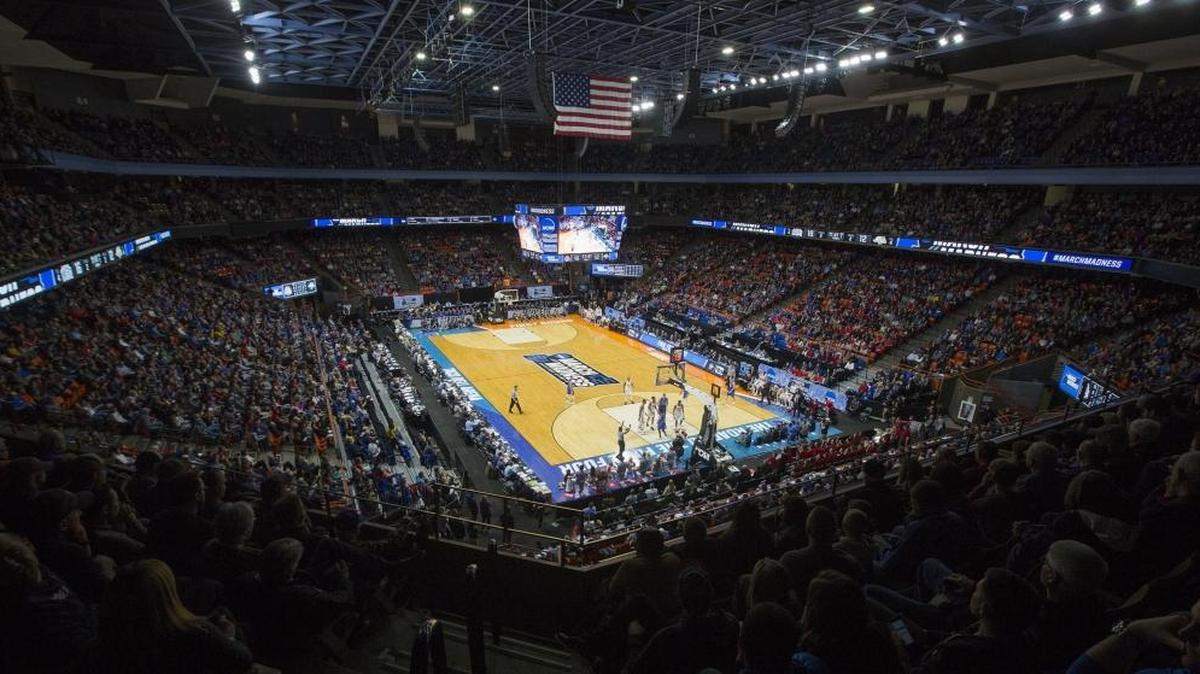 Ohio State and South Dakota State square off during the first round of the West Regional on Thursday at Taco Bell Arena.