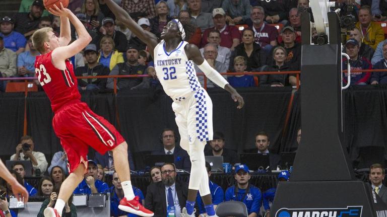 Kentucky 78, Davidson 73 in the NCAA tourney