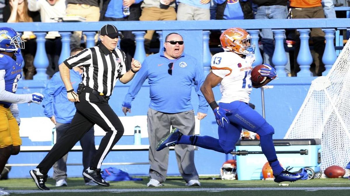 Boise State running back Jeremy McNichols sprints to the end zone for a second-half touchdown Friday against San Jose State at Spartan Stadium in San Jose, Calif.