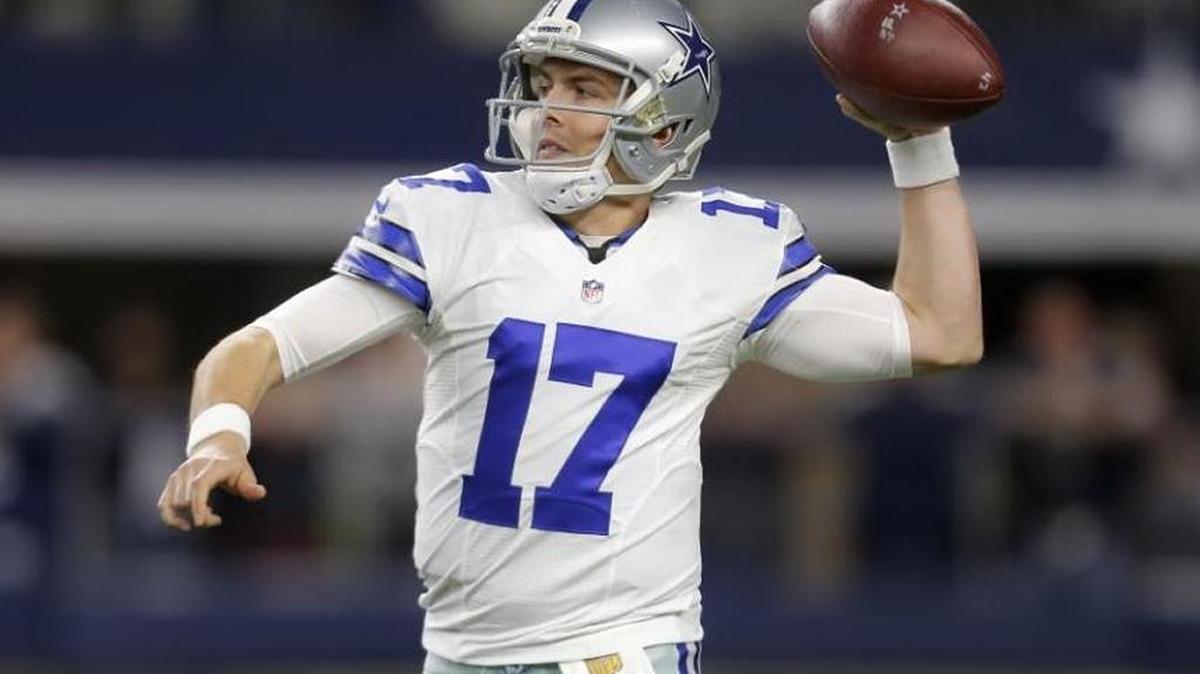 Dallas Cowboys quarterback Kellen Moore throws a pass against the New York Jets in the first half Saturday in Arlington, Texas.
