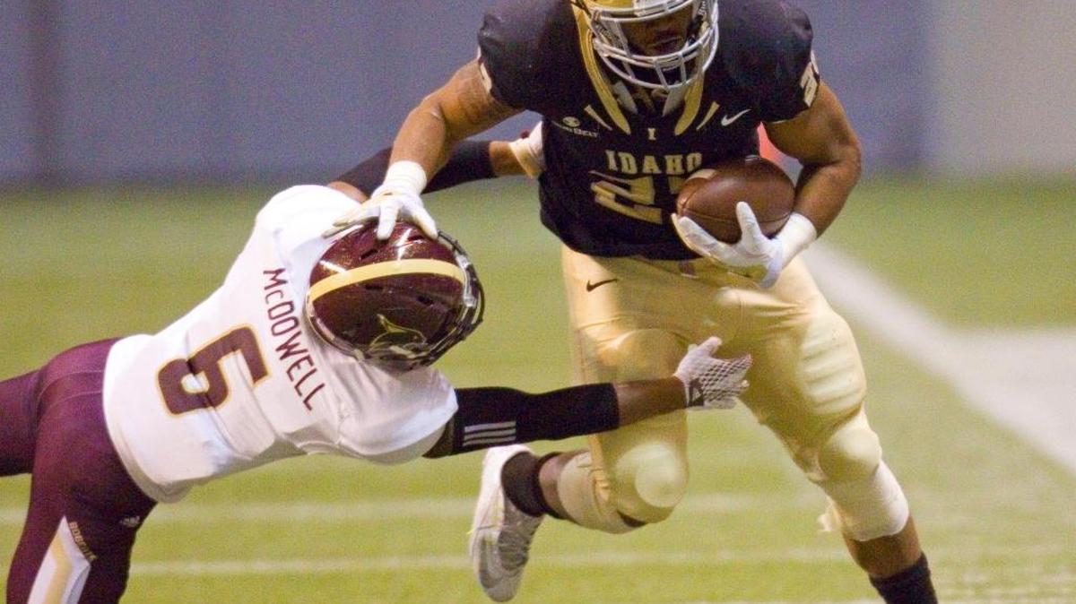 Idaho running back Elijhaa Penny finishes his senior season with 1,174 rushing yards, 227 receiving yards and 12 touchdowns.