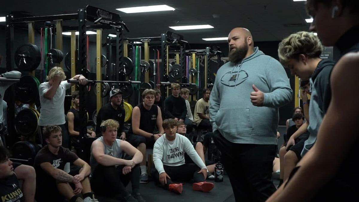Kuna High promoted Josh Bravo to become its next head football coach. Bravo spent the past five seasons with the Kavemen as their defensive line coach and the leader of the school’s strength and conditioning program.