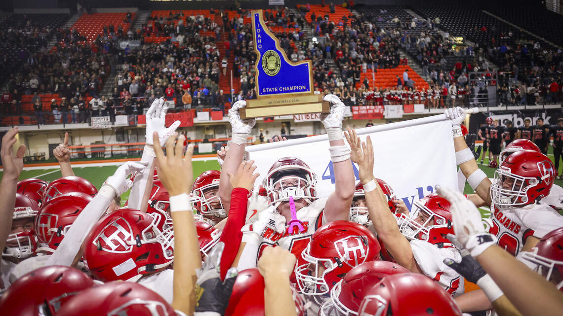 Forget the tragedy. Homedale writes a new story for 4A football state title