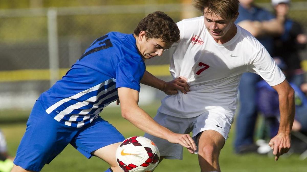 Boise’s Matt Ivanoff fights with Timberline’s Bryce Ogilvie during the district semifinals Monday at Timberline High.