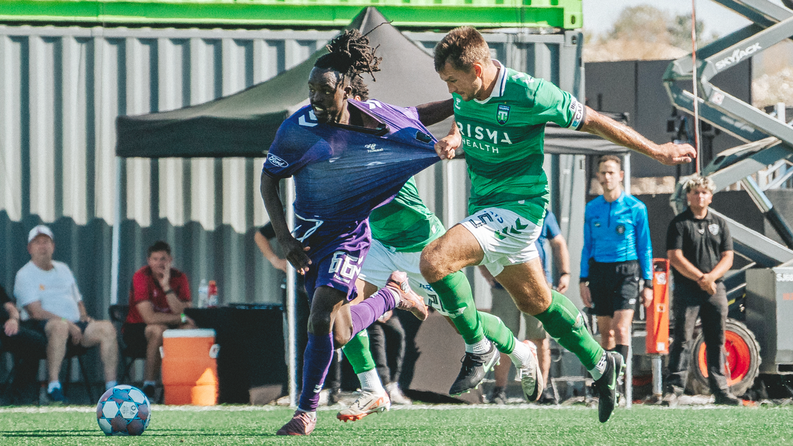 AC Boise shakes off 2 red cards to pull off gritty win, clinch playoff berth
