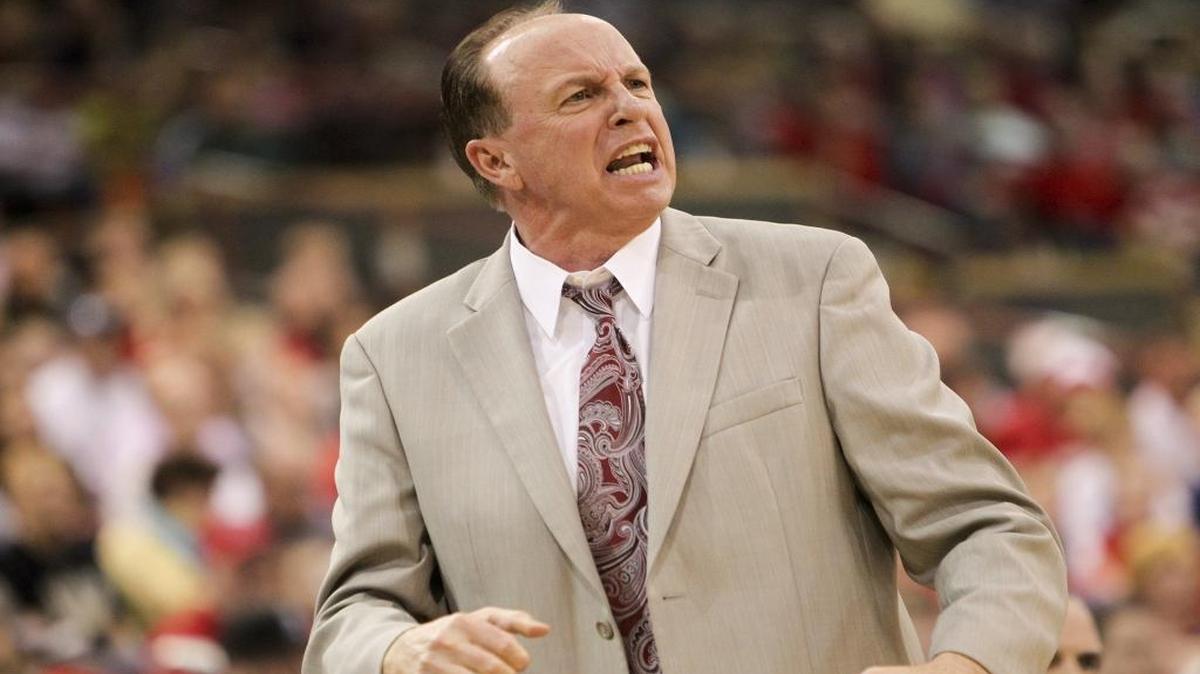 Madison coach Bill Hawkins leads the Bobcats to a 54-53 win over Borah in the 2016 5A state semifinals.