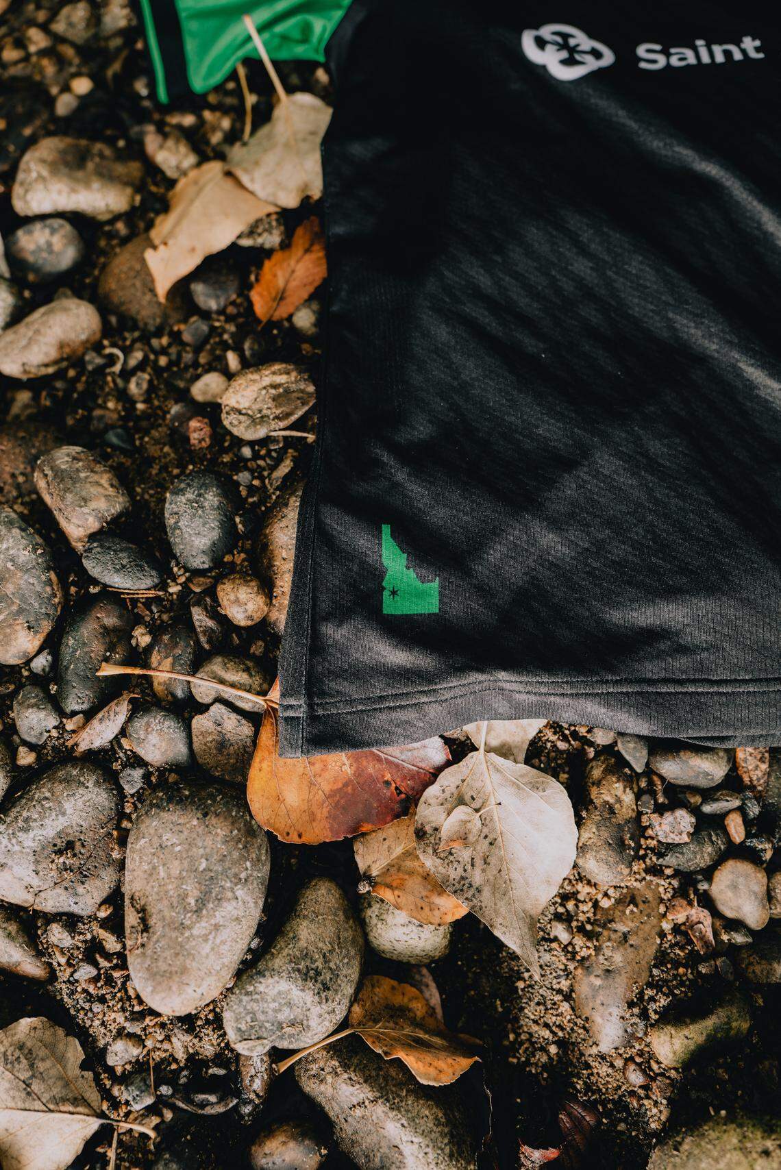 A map of Idaho at the right hip marks Boise’s location with a star garnet.