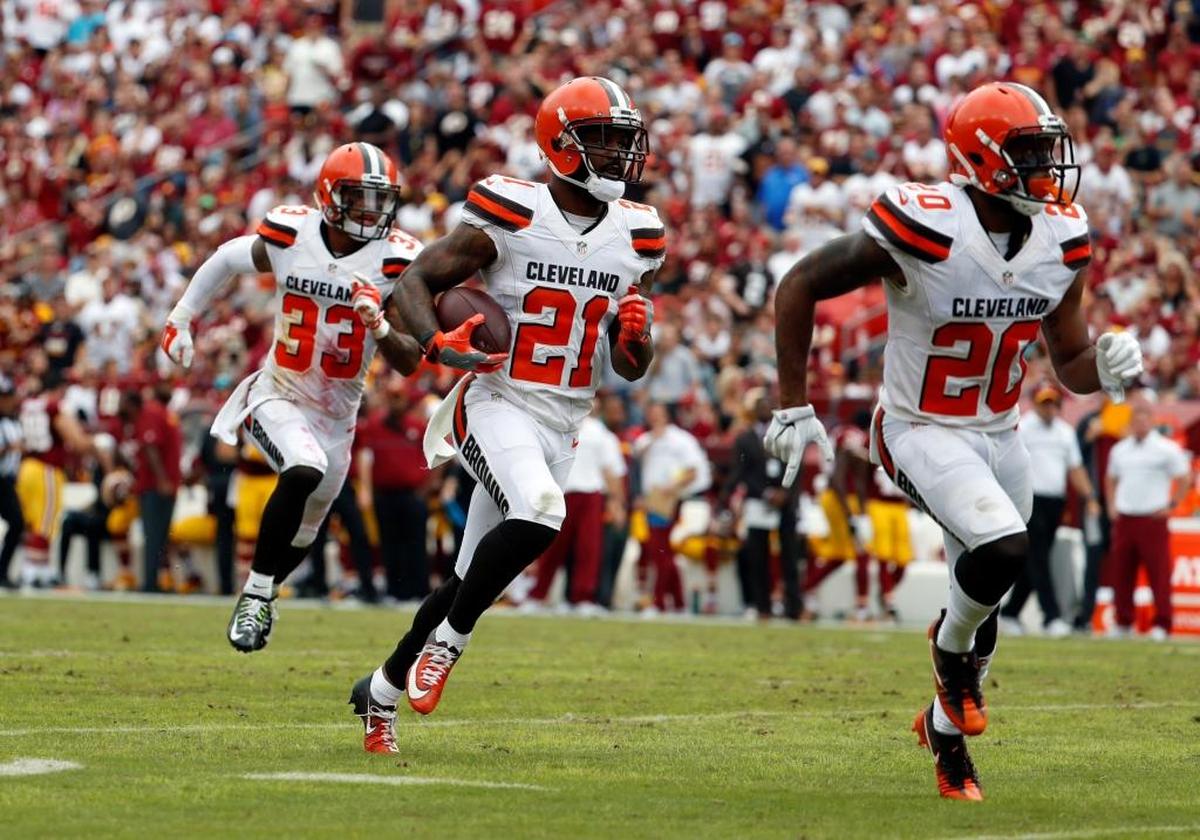 Veteran defensive back Jamar Taylor (21) had his best times in Cleveland, such as this 2016 games for the Browns when he intercepted a pass against Washington. The 28-year-old Taylor has quietly been one of the best performers in Seahawks training camp this month.