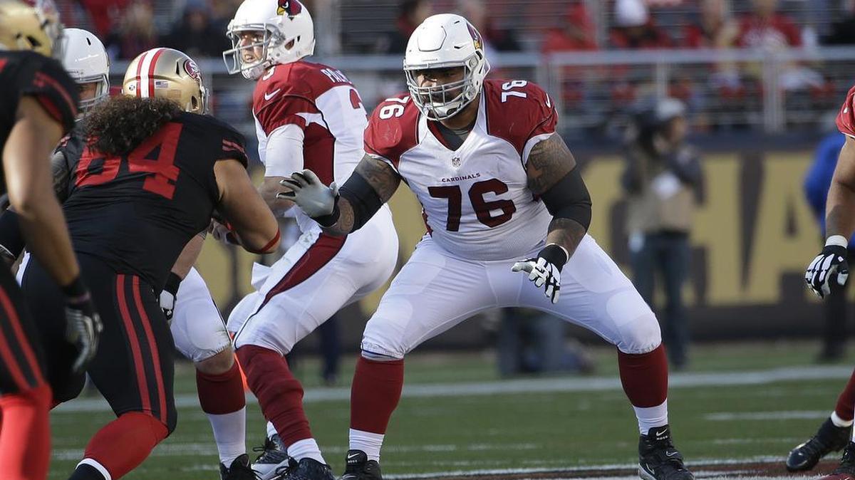 Arizona Cardinals guard Mike Iupati plays against the San Francisco 49ers during the first half of their NFL game in Santa Clara, Calif., on Sunday, Nov. 29, 2015.